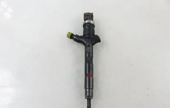 Toyota Avensis T220 Fuel injector 2367027030