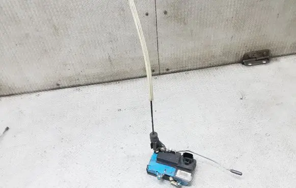 Volvo S60 Front door lock