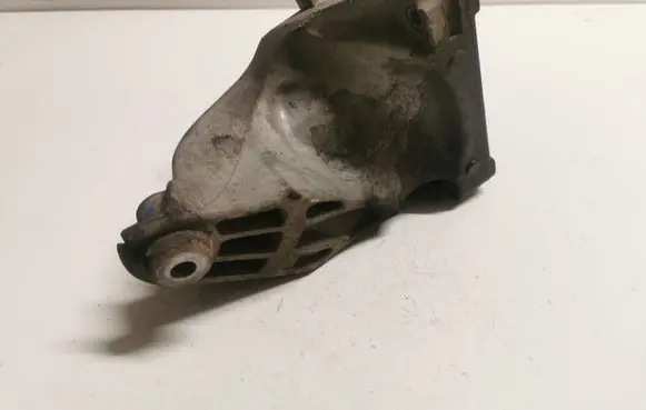 Mercedes-Benz E W212 Engine mounting bracket A6512230004