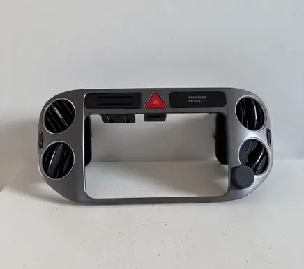 Volkswagen Tiguan Dash center air vent grill 5N0858069