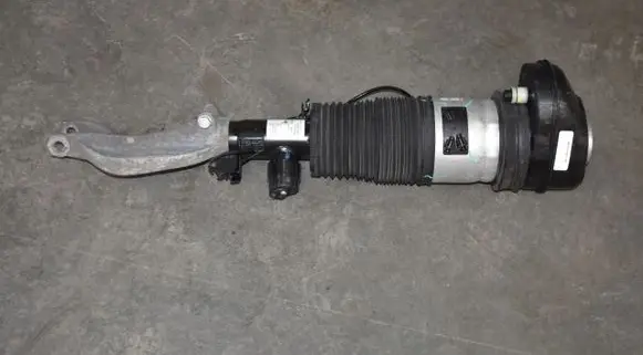 BMW X7 G07 Front shock absorber/damper 6869035