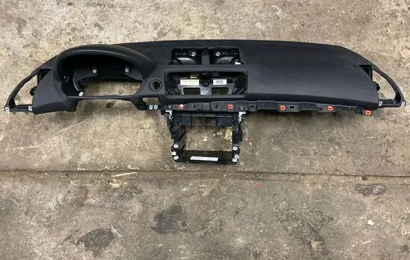 BMW 1 E81 E87 Dashboard 75064014 750640 51459124919