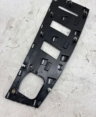 Dashboard glove box trim