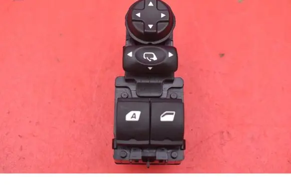 Peugeot 208 I Electric window control switch 9675112970
