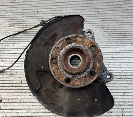 Volvo S80 Front wheel hub 9461944