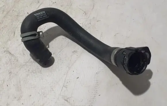 Volvo C40 Engine coolant pipe/hose 32138734