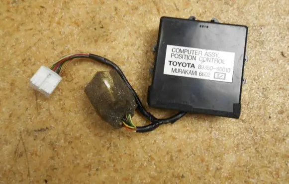 Toyota Land Cruiser (J100) Other control units/modules 8938060010
