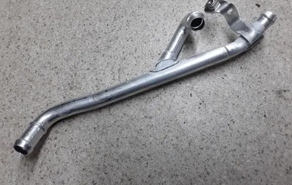 Mercedes-Benz C AMG W205 Engine coolant pipe/hose