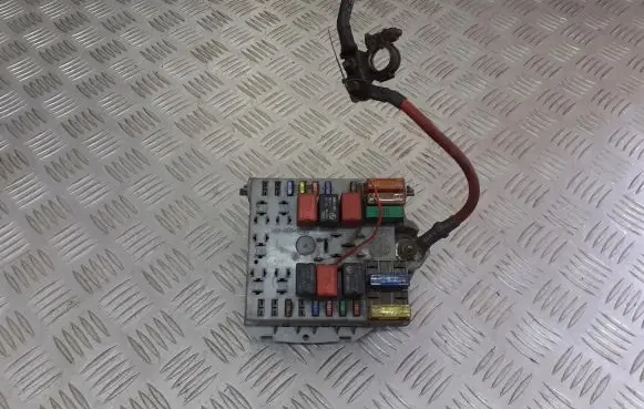 Fiat Punto (188) Fuse box set 46835589