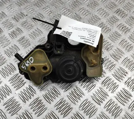 Volkswagen Golf VIII Oil breather separator 06Q103495B 06Q638A