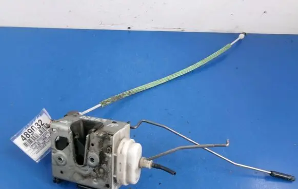 Audi A3 S3 8L Front door lock 8L1837016C
