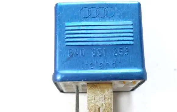Audi A4 S4 B5 8D Other relay 8A0951253