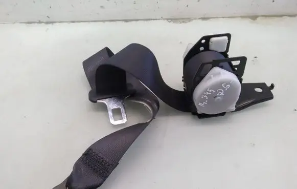 Subaru Legacy Rear seatbelt 