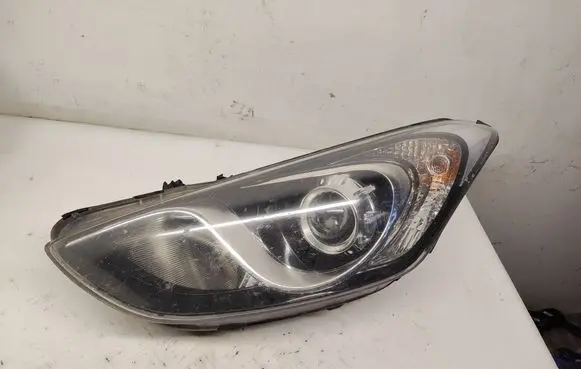 Hyundai i30 Headlight/headlamp 92101A6020