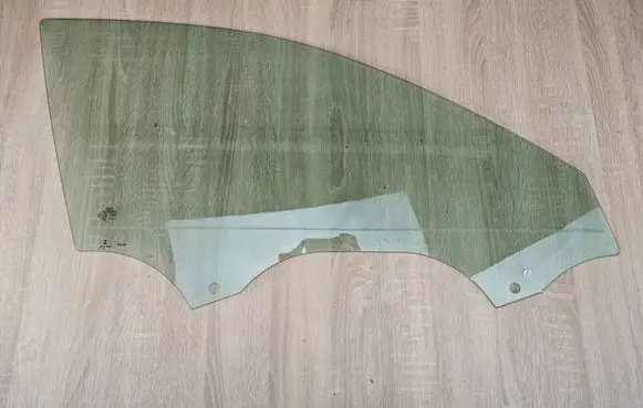 Audi A4 S4 B9 Front door window glass four-door 8W0845202