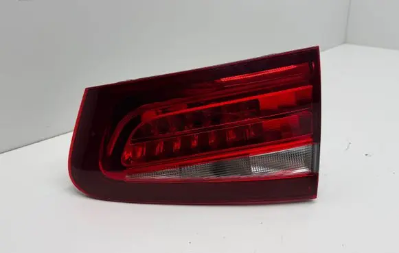 Tailgate rear/tail lights