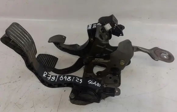 Peugeot 307 Brake pedal