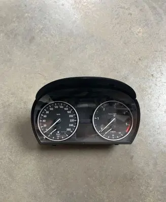 BMW 3 E90 E91 Speedometer (instrument cluster) 9187344 403215001 2581151