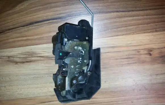Alfa Romeo 156 Front door lock 16828895