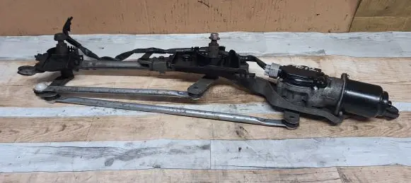 Mazda 2 Front wiper linkage and motor DF71