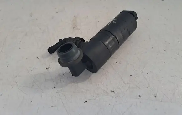 Toyota Avensis T250 Headlight washer pump 8528002020