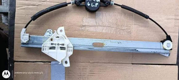 Mazda 6 Front door window regulator with motor 