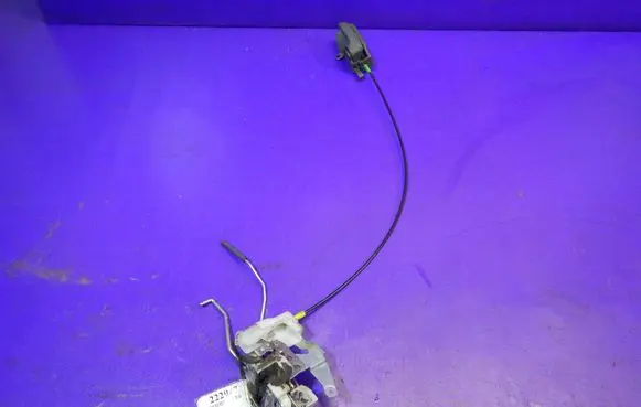 Toyota Aygo AB10 Front door lock