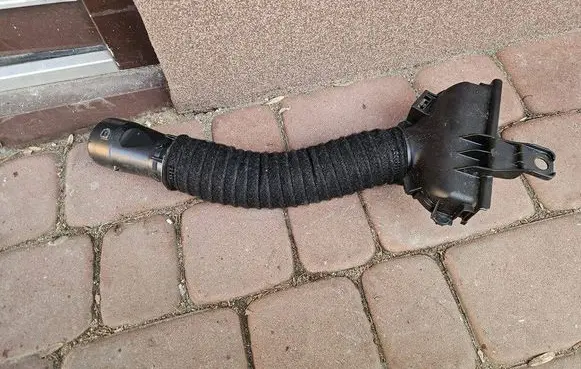 Opel Mokka B Intake resonator 9836267280