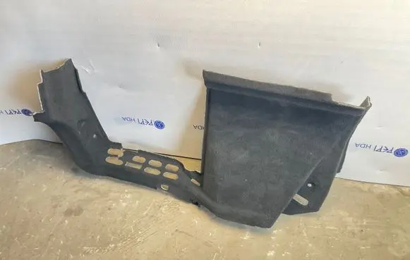 Trunk/boot lower side trim panel