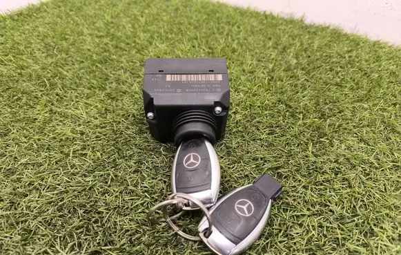 Mercedes-Benz R W251 Ignition lock A1645450908 33002805 6005119811606189