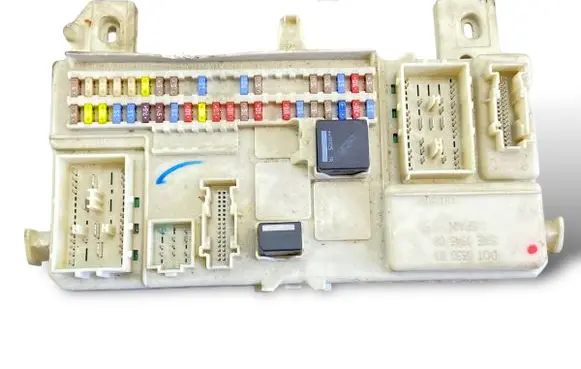 Volvo C30 Fuse module 09193565 K5338 31254903