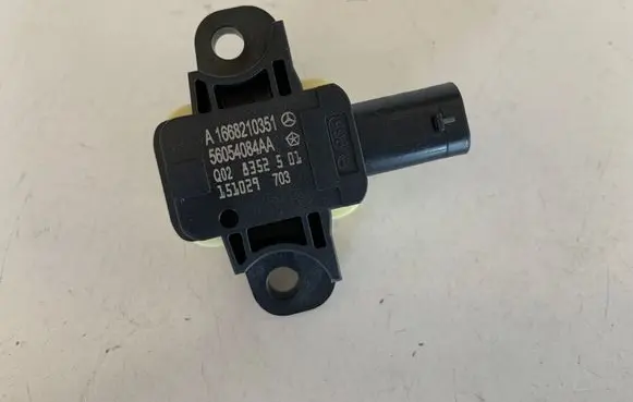 Mercedes-Benz CLA C117 X117 W117 Airbag deployment crash/impact sensor A1668210351