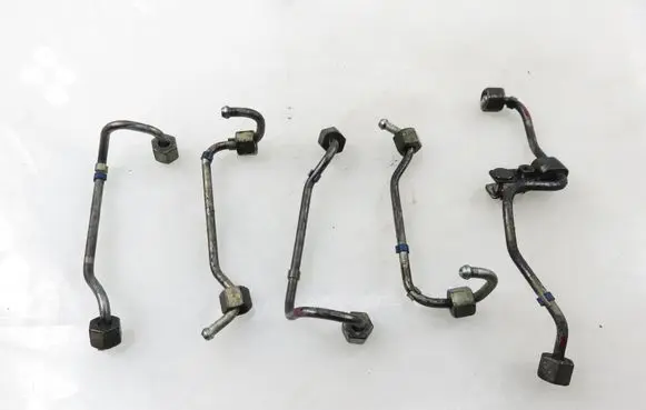 Ford Mondeo Mk III Fuel injector supply line/pipe 