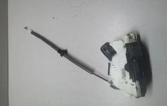 Seat Toledo IV (NH) Front door lock 5E1837015A