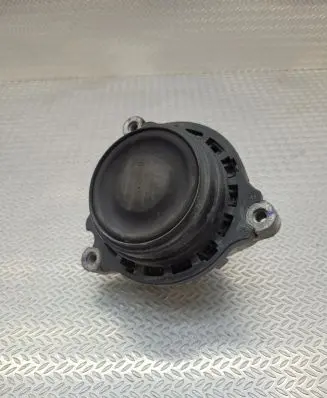 BMW 1 F20 F21 Engine mount bracket 6787657