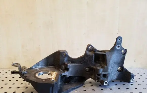 Skoda Octavia Mk2 (1Z) Generator/alternator bracket 03L903143Q