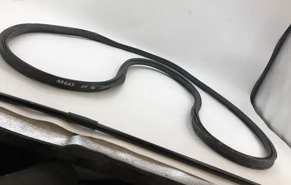 BMW X1 U11 Trunk rubber seal (body) 