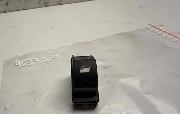 Opel Grandland X Electric window control switch 98044803ZD
