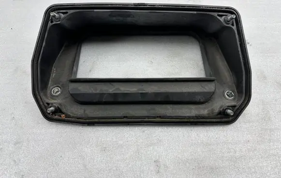 Audi Q7 4M Air intake duct part 4M1815237
