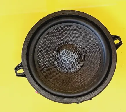 Renault Megane II Front door speaker