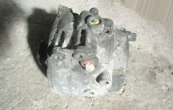Mercedes-Benz E W210 Generator/alternator A0001501650