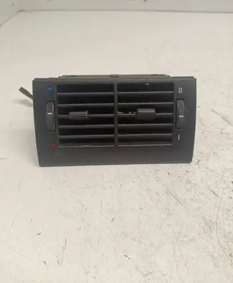 BMW 5 E39 Rear air vent grill 8376150