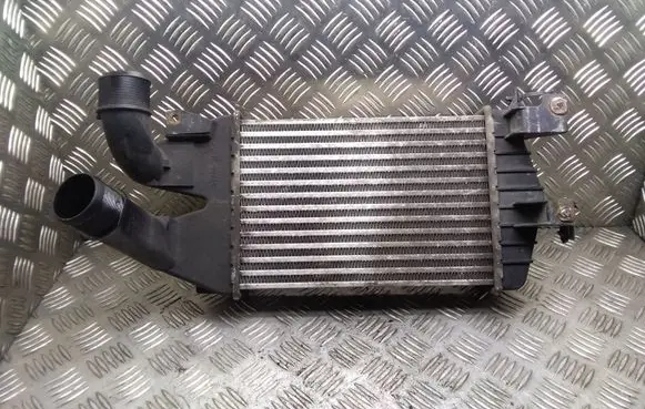 Opel Zafira B Intercooler radiator