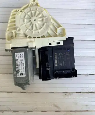 Seat Leon (1P) Front door window regulator with motor 1P0837402G 1K0959793M