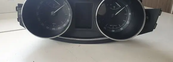 Skoda Superb B6 (3T) Speedometer (instrument cluster)