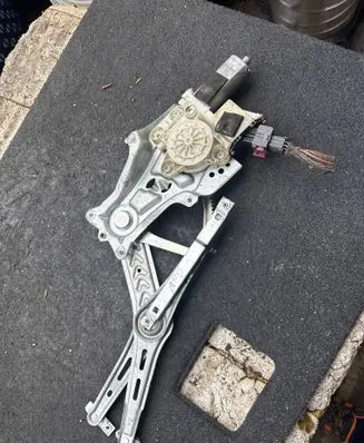 Opel Vectra C Front door window regulator with motor 9178987 106045103 0130822011