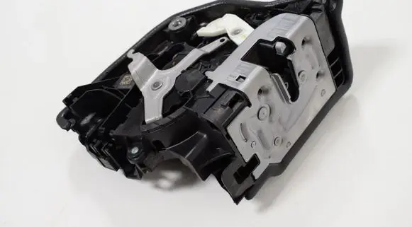 BMW X1 F48 F49 Front door lock 7281936