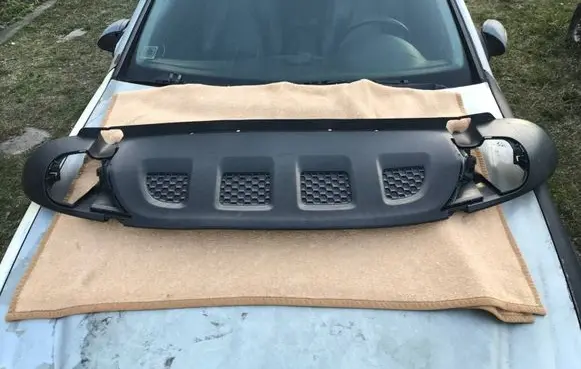 Volkswagen Touareg II Front bumper lip 