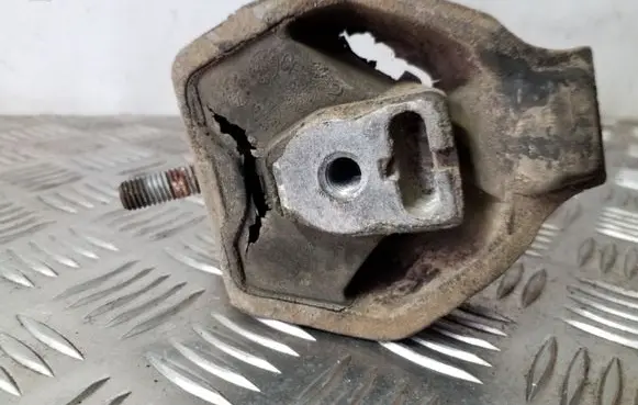 Audi A6 S6 C4 4A Gearbox mount 4A0399151D