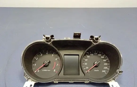 Mitsubishi Lancer VIII Speedometer (instrument cluster) 8100B361